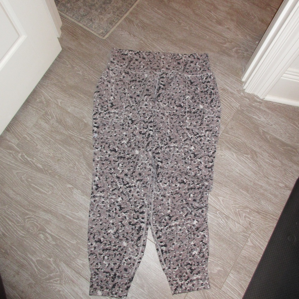 Athleta Black and Gray salutation textured Joggers